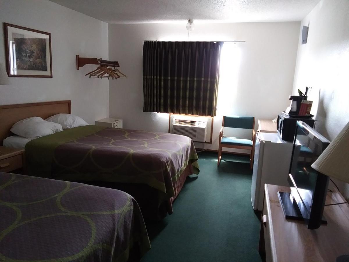 Amerihost Inn & Suites Kingdom City Luaran gambar